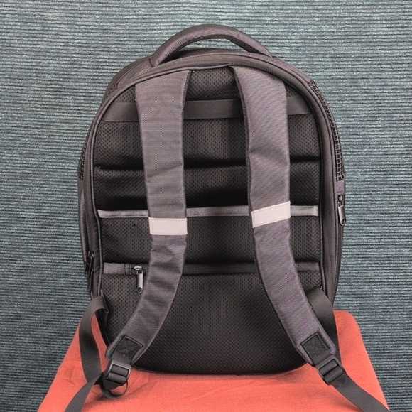 Petkit Breezy Dome Hard Shell Backpack Carrier For Cats And Tiny Dogs - Picture 5 of 17